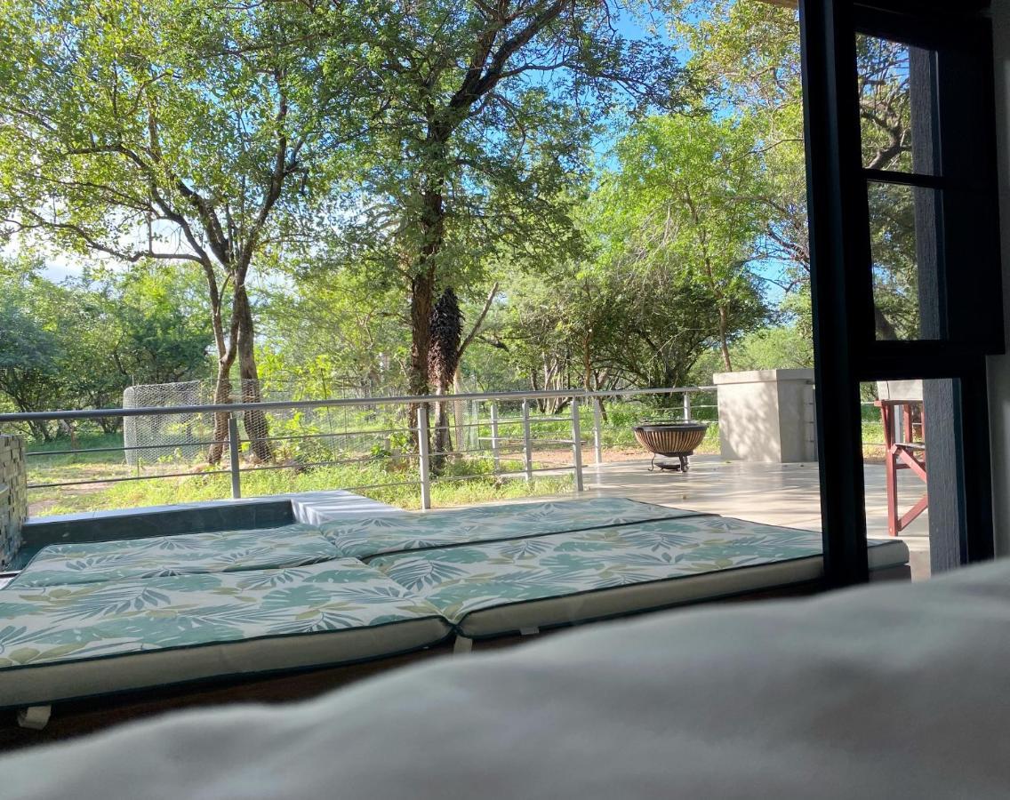 Villa Kruger'S Keep - Luxury Couples Haven Marloth Park Exterior foto